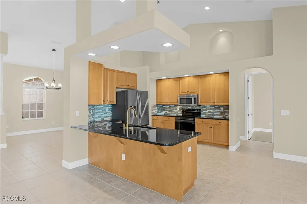 2202 SE 19th Place Cape Coral FL 33990
