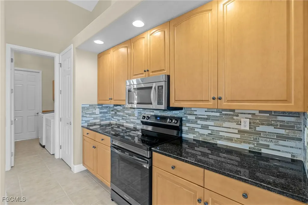 2202 SE 19th Place Cape Coral FL 33990
