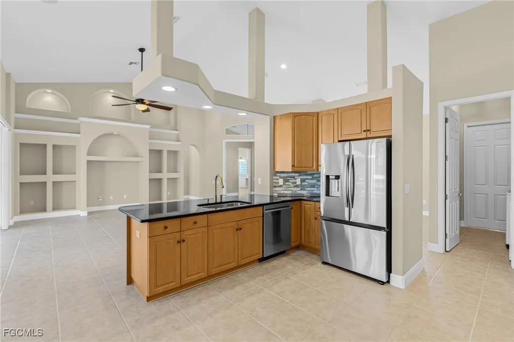 2202 SE 19th Place Cape Coral FL 33990