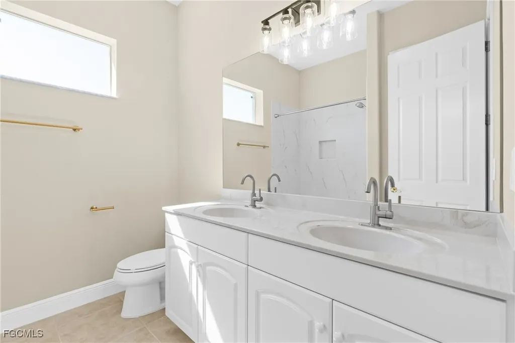 2202 SE 19th Place Cape Coral FL 33990