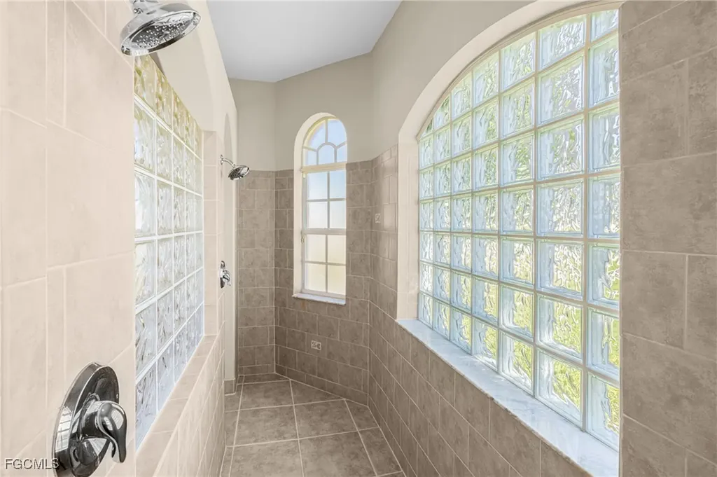 2202 SE 19th Place Cape Coral FL 33990