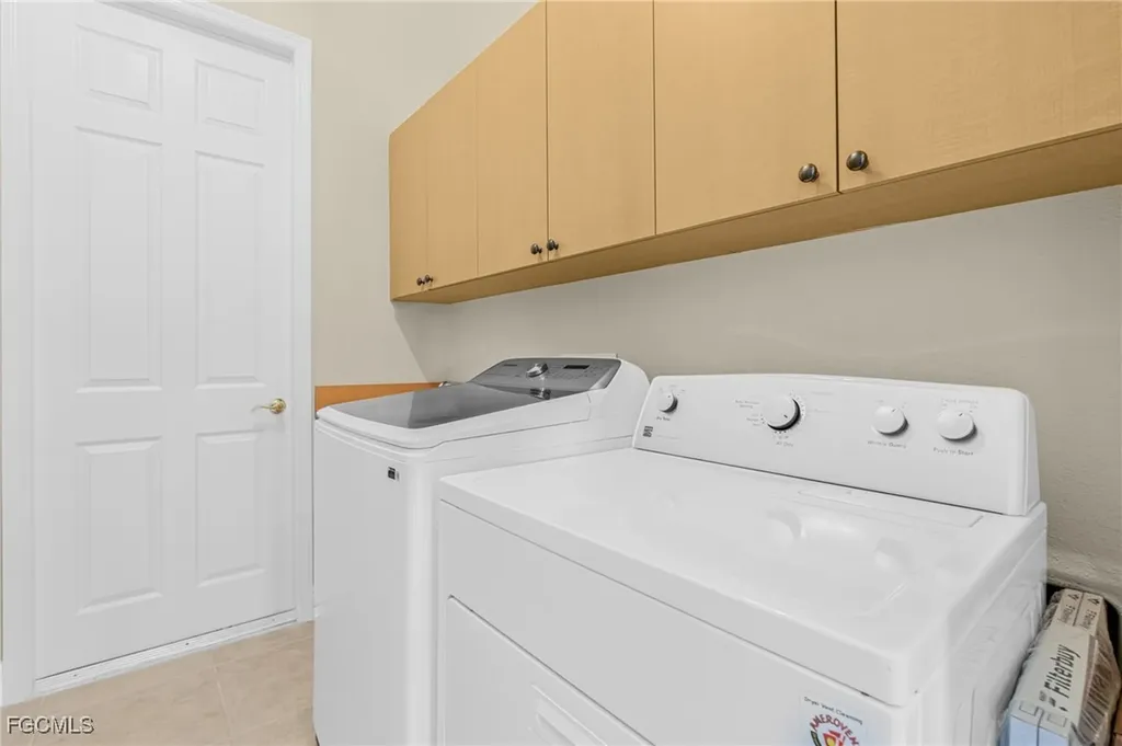 2202 SE 19th Place Cape Coral FL 33990