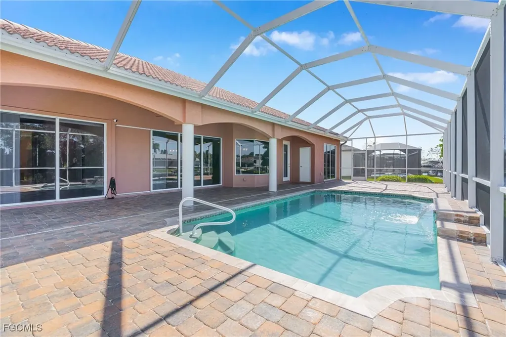 2202 SE 19th Place Cape Coral FL 33990