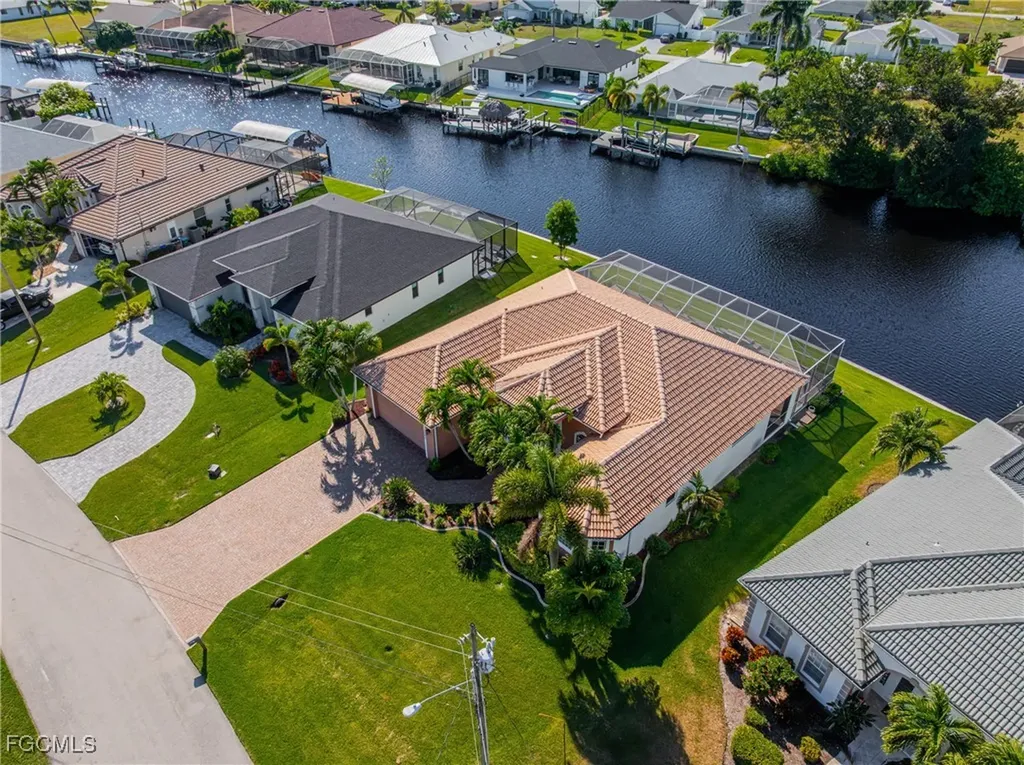 2202 SE 19th Place Cape Coral FL 33990