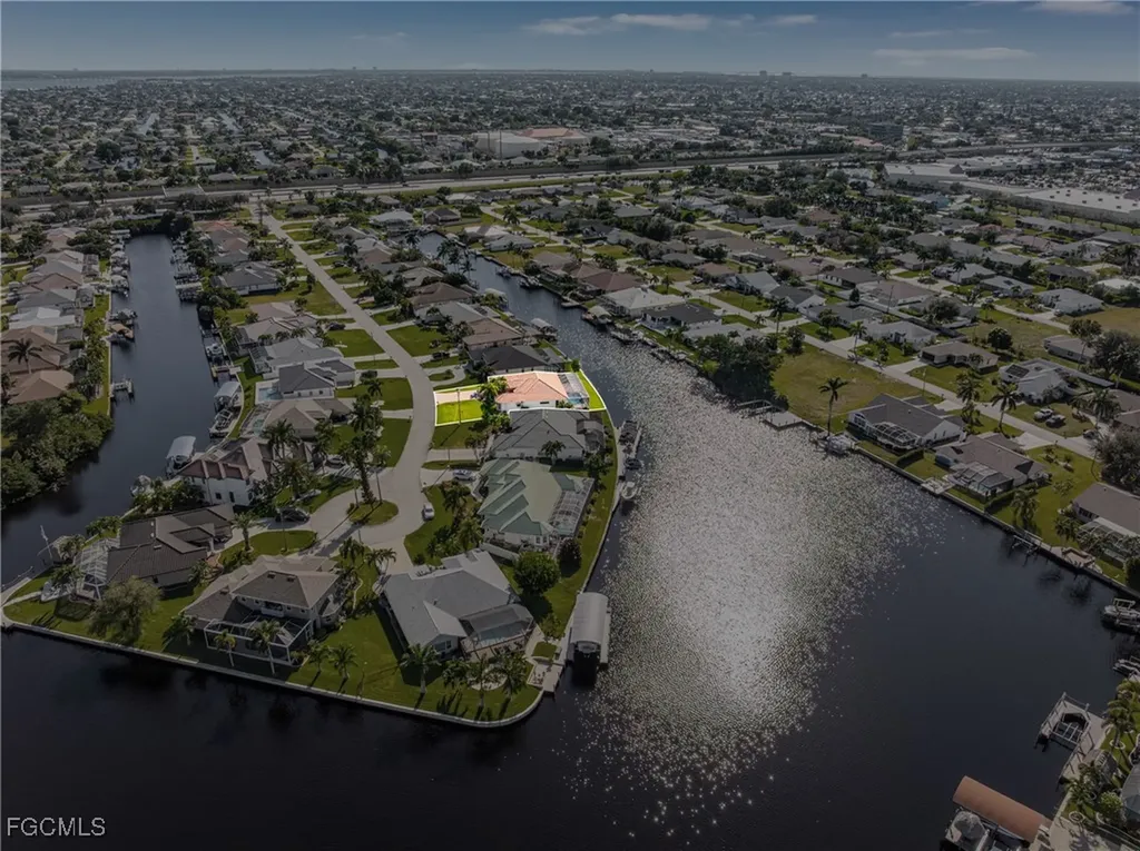 2202 SE 19th Place Cape Coral FL 33990