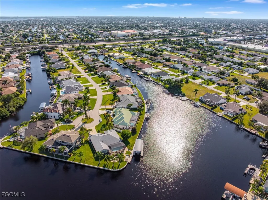 2202 SE 19th Place Cape Coral FL 33990