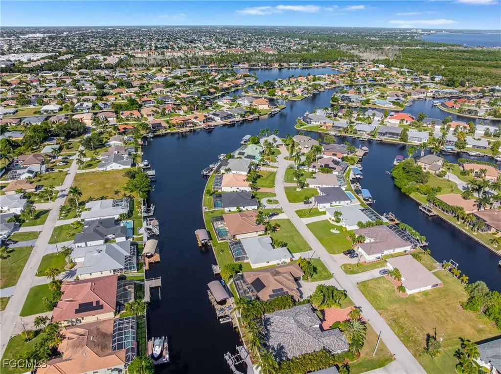 2202 SE 19th Place Cape Coral FL 33990