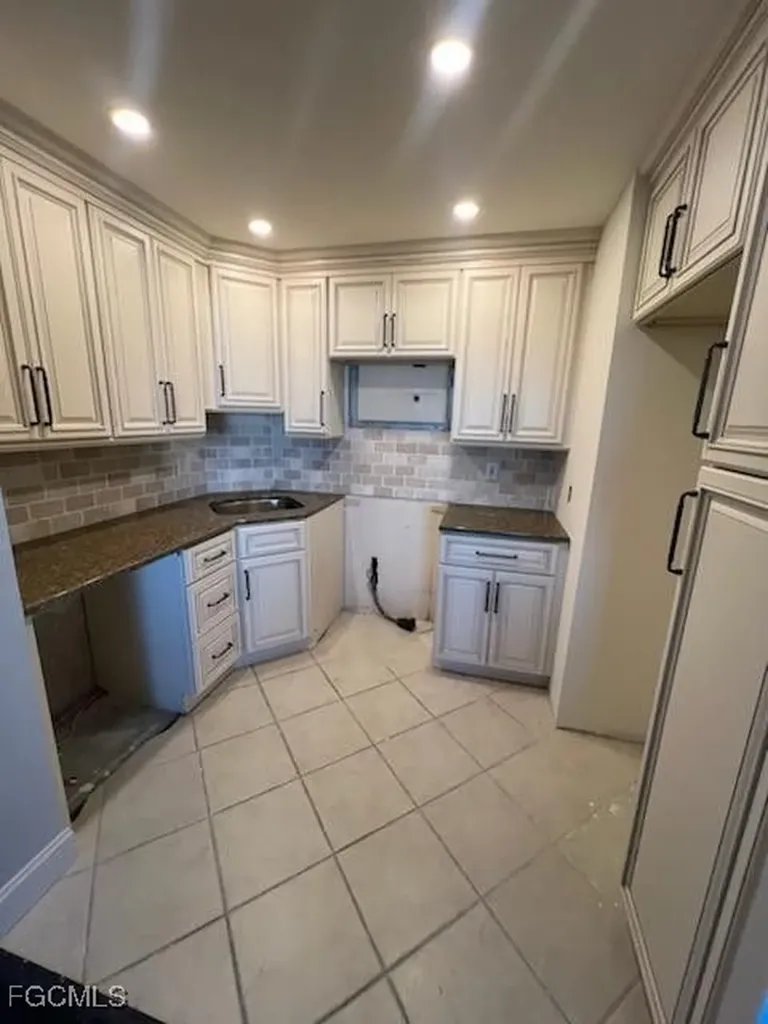 2350 W 1st Street Fort Myers FL 33901