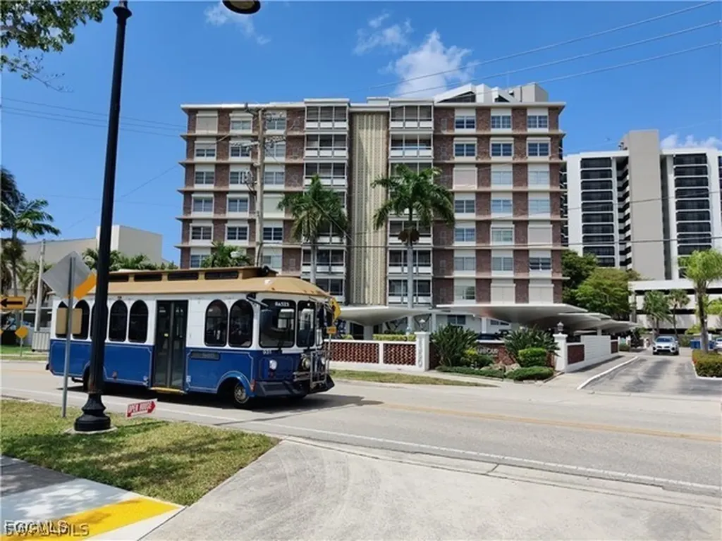 2350 W 1st Street Fort Myers FL 33901