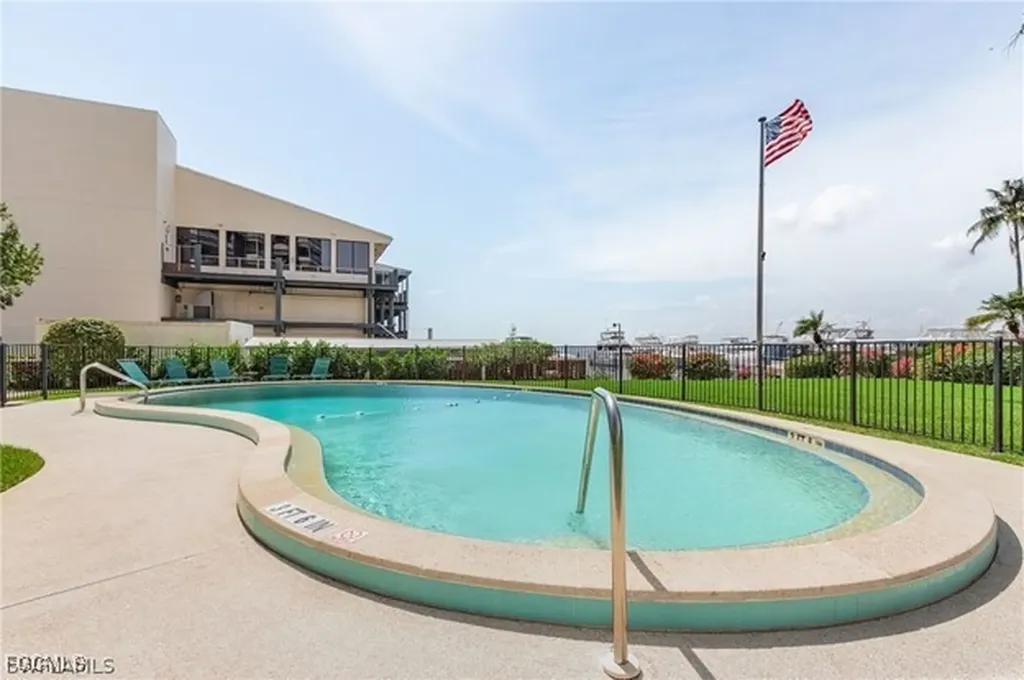 2350 W 1st Street Fort Myers FL 33901