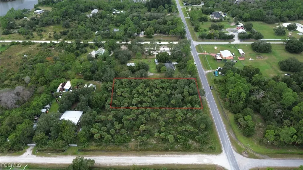 184 Hunting Club Avenue Clewiston FL 33440