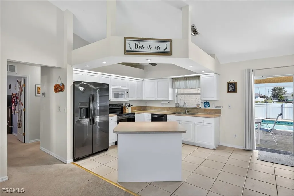 1633 NW 37th Place Cape Coral FL 33993