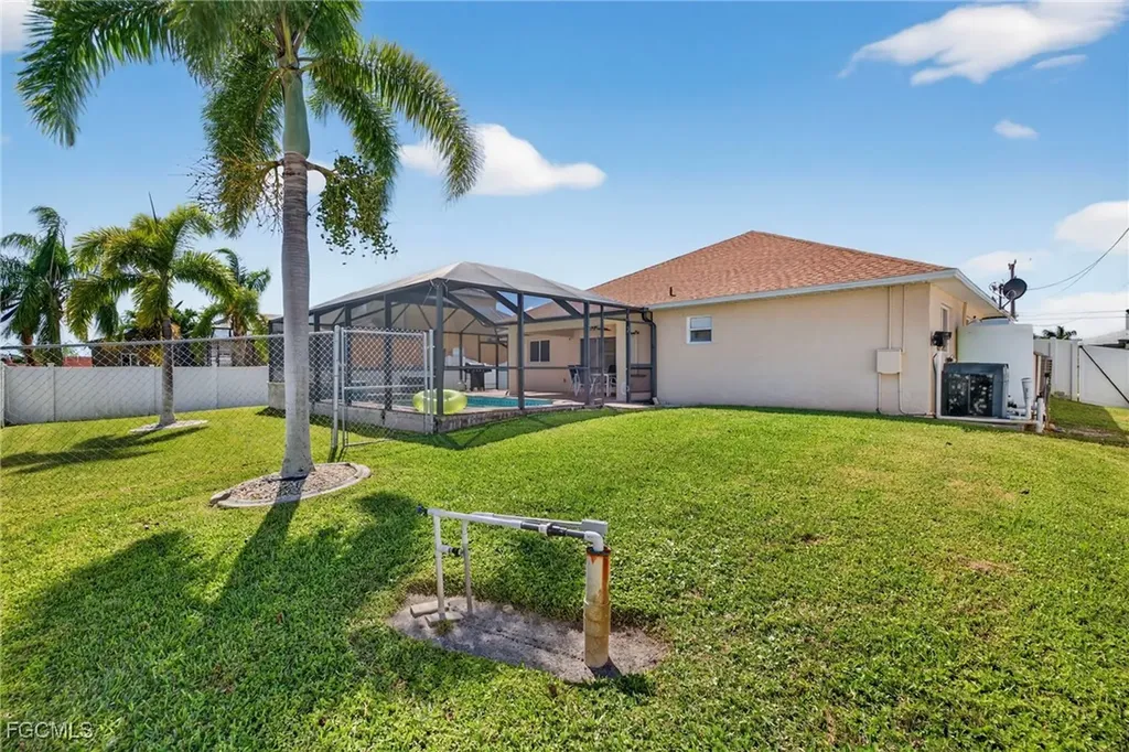 1633 NW 37th Place Cape Coral FL 33993