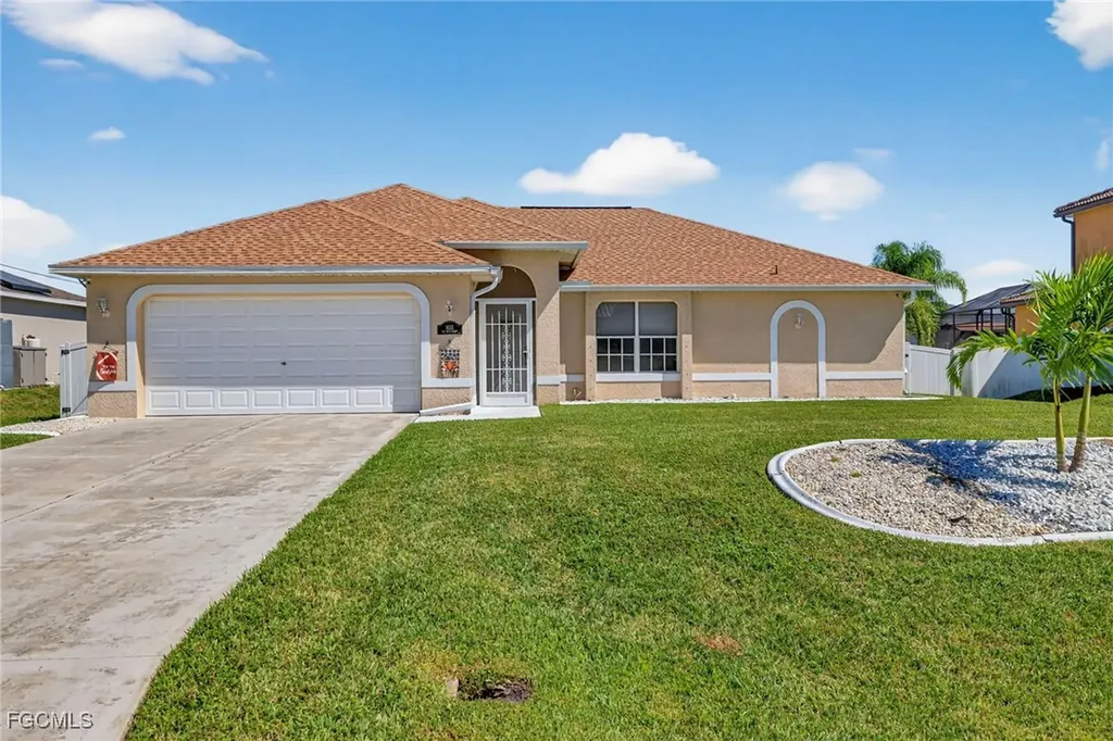 1633 NW 37th Place Cape Coral FL 33993