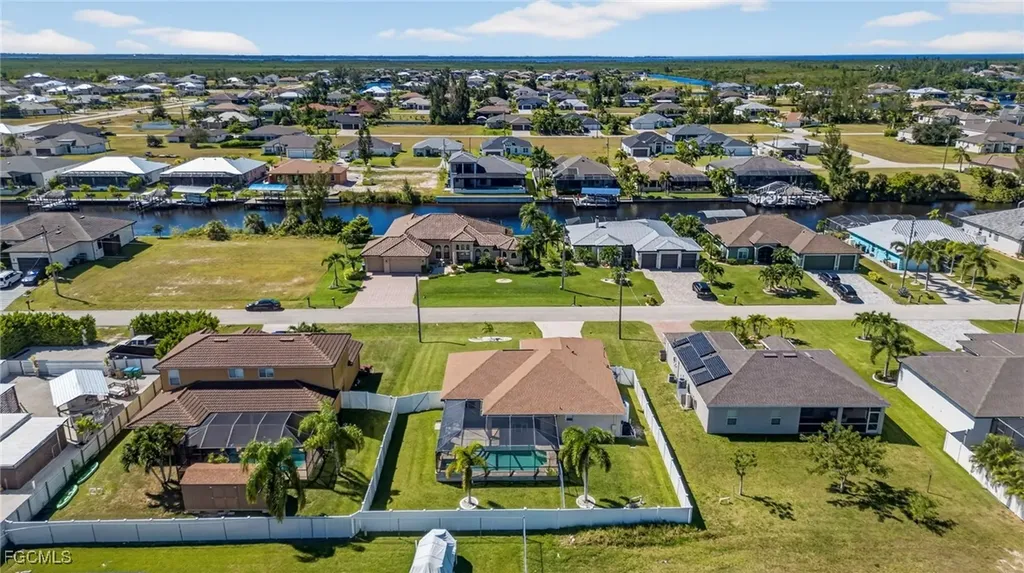 1633 NW 37th Place Cape Coral FL 33993