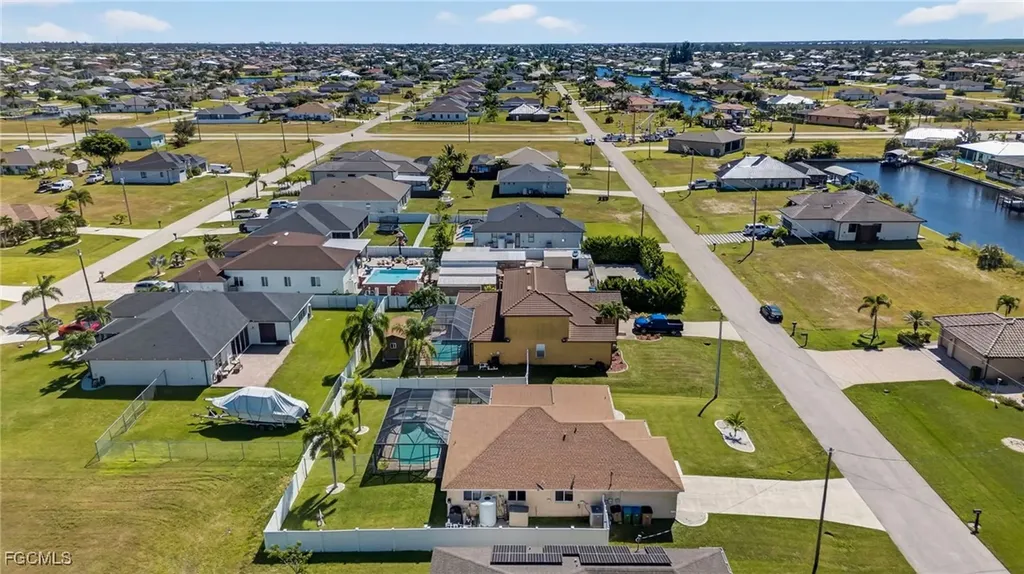 1633 NW 37th Place Cape Coral FL 33993