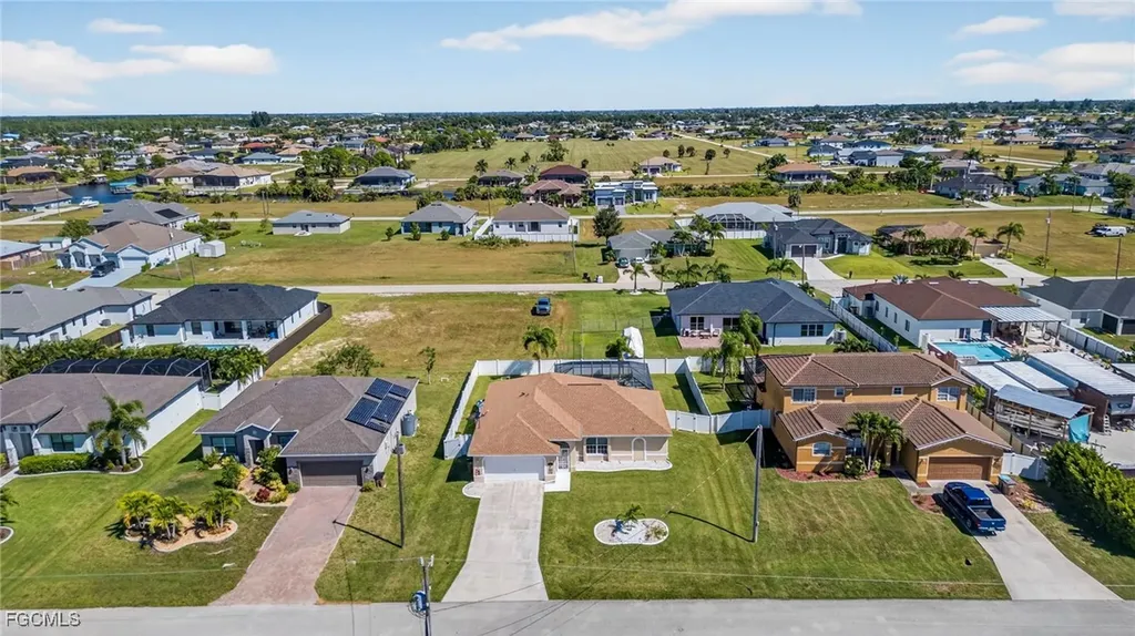 1633 NW 37th Place Cape Coral FL 33993