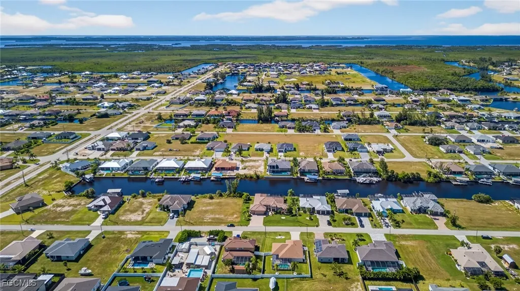 1633 NW 37th Place Cape Coral FL 33993