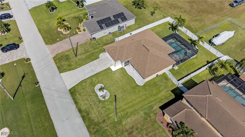 1633 NW 37th Place Cape Coral FL 33993