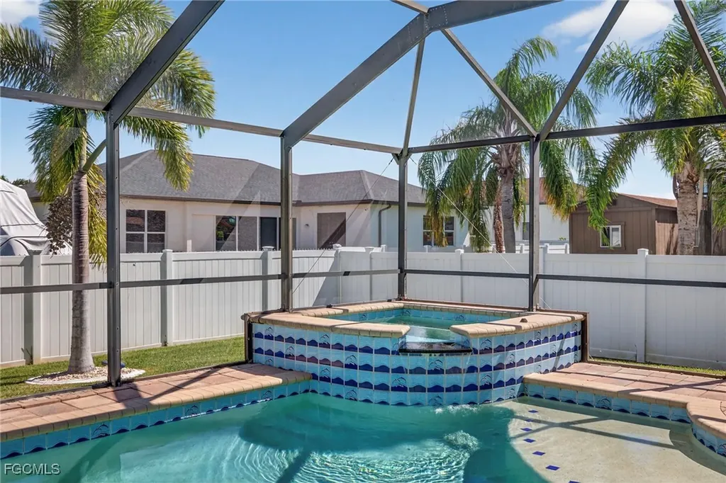 1633 NW 37th Place Cape Coral FL 33993