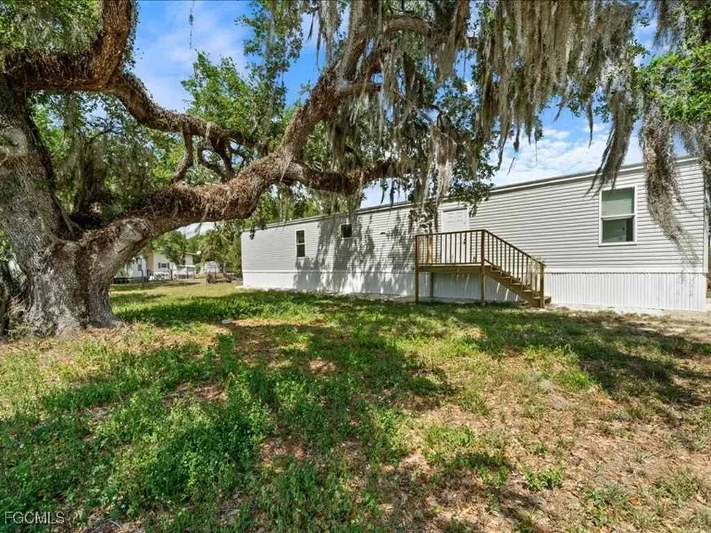 1038 Canopy Lane Moore Haven FL 33471