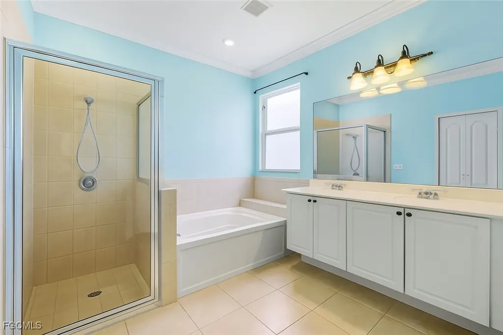 10253 S Silver Palm Drive Estero FL 33928