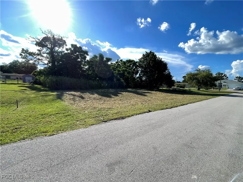 23 Louisiana Road Lehigh Acres FL 33936