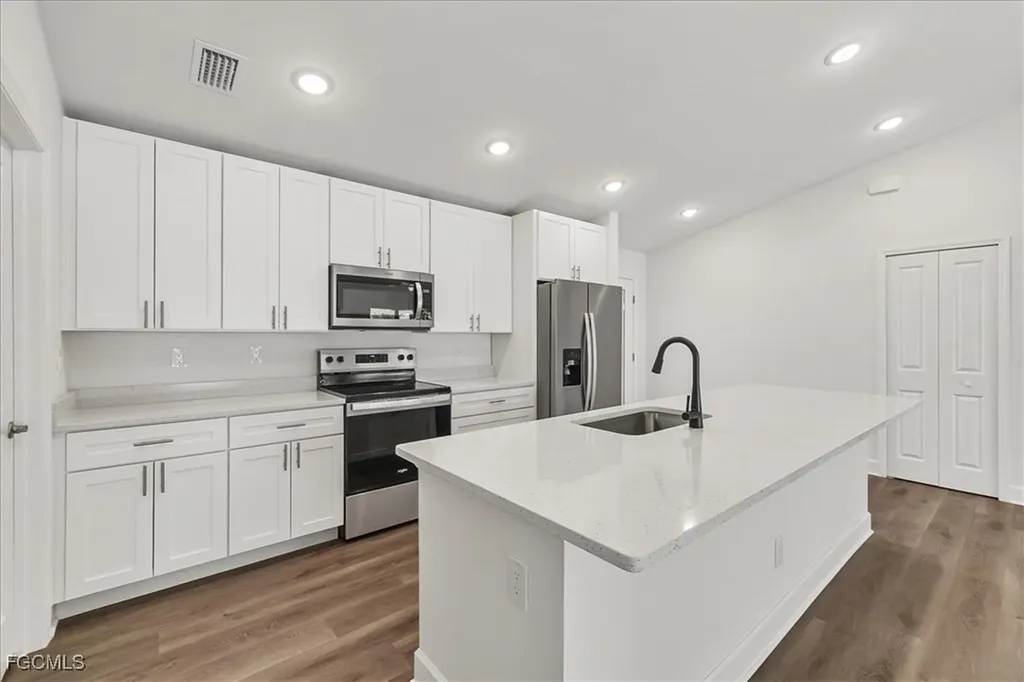 2423 NW 20th Place Cape Coral FL 33993