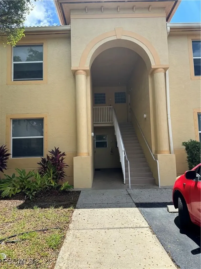 4225 Bellasol Circle Fort Myers FL 33916