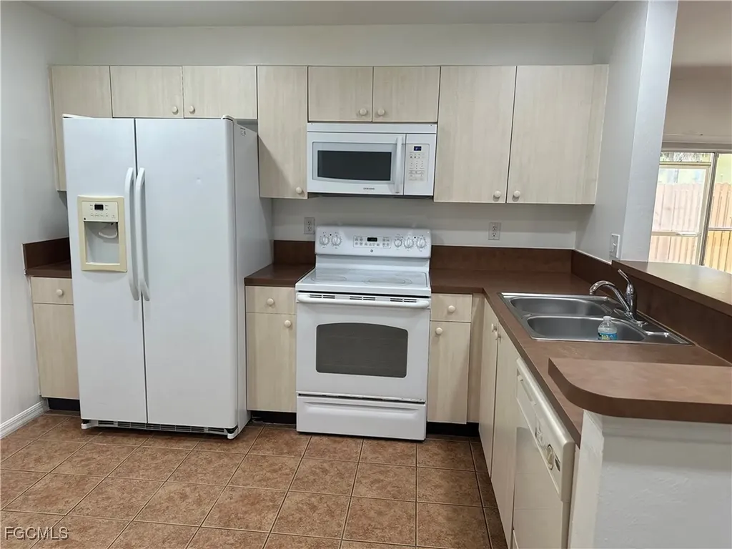 4225 Bellasol Circle Fort Myers FL 33916