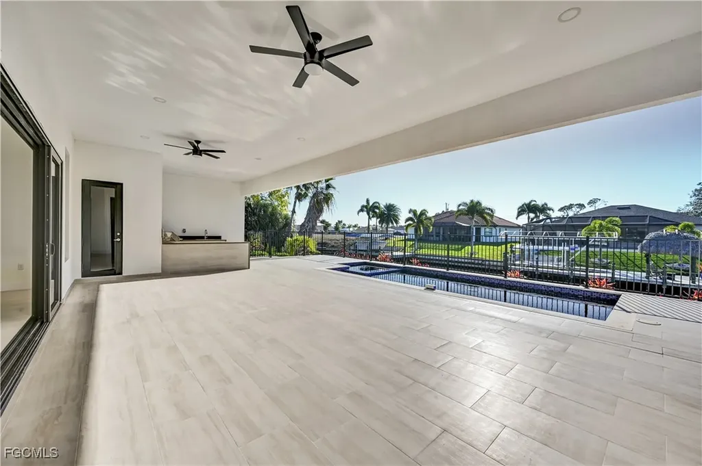 2596 Surfside Boulevard Cape Coral FL 33914