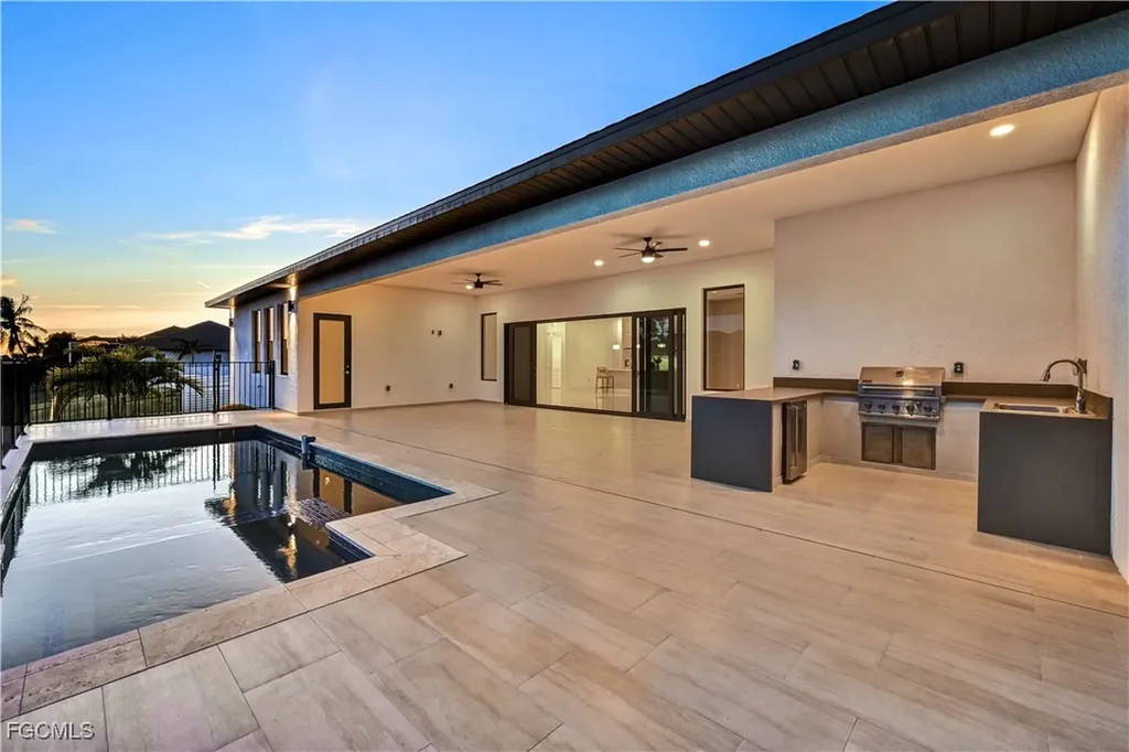 2596 Surfside Boulevard Cape Coral FL 33914