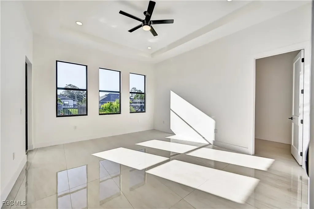 2596 Surfside Boulevard Cape Coral FL 33914