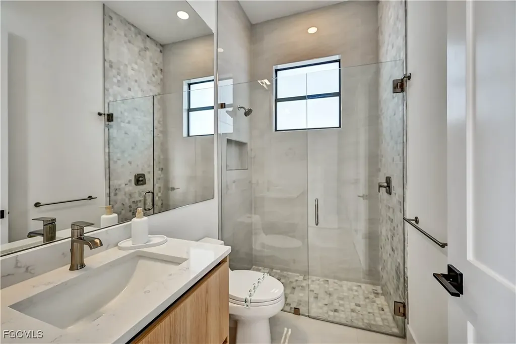 2596 Surfside Boulevard Cape Coral FL 33914