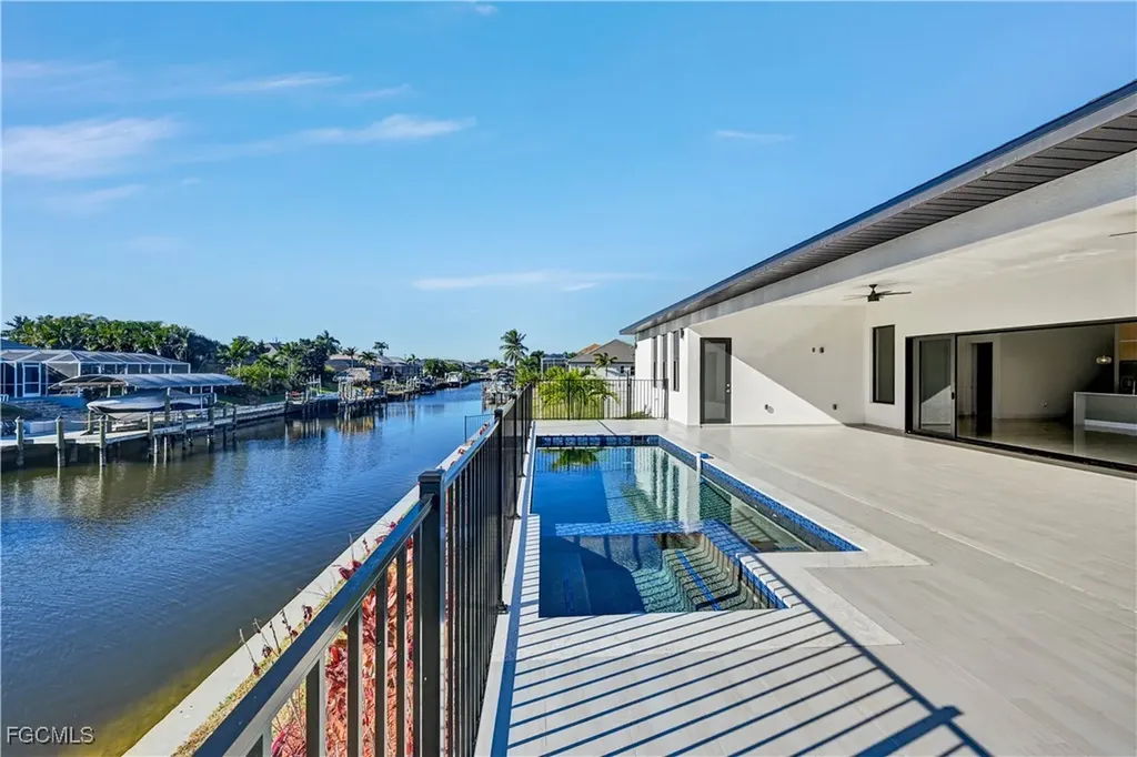 2596 Surfside Boulevard Cape Coral FL 33914
