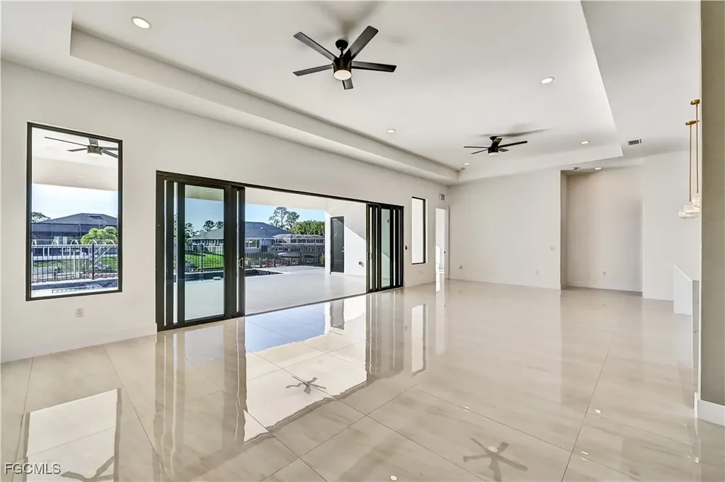 2596 Surfside Boulevard Cape Coral FL 33914