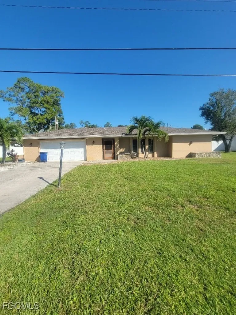 2505 E 2nd Street Lehigh Acres FL 33936