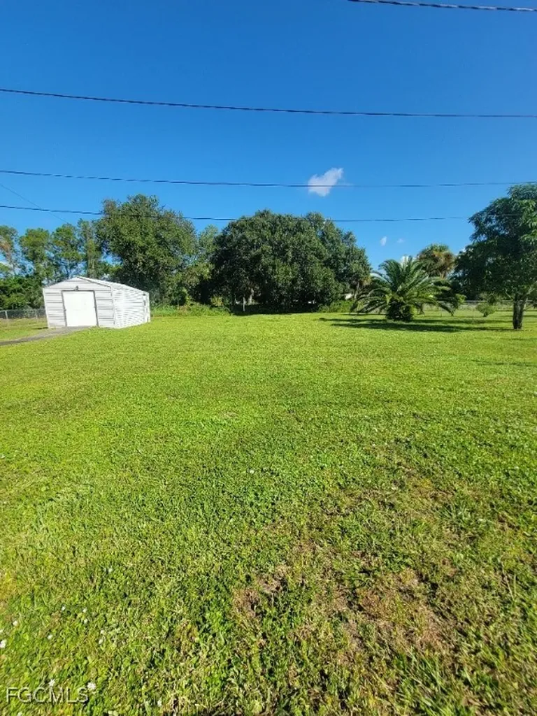 2505 E 2nd Street Lehigh Acres FL 33936