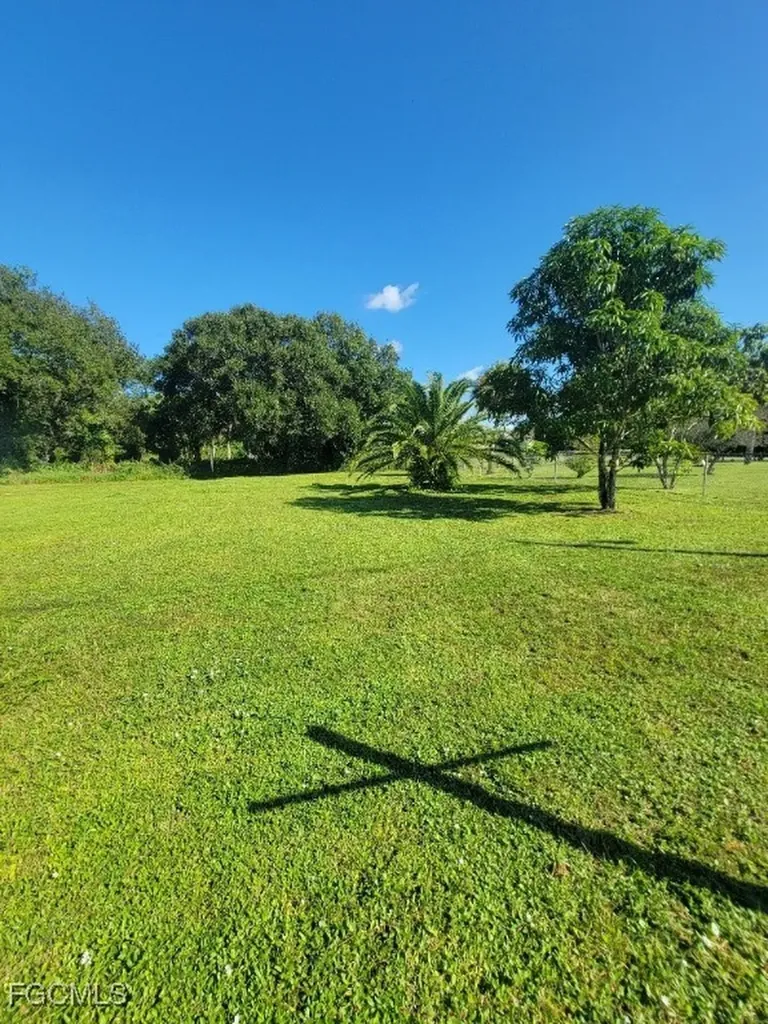 2505 E 2nd Street Lehigh Acres FL 33936