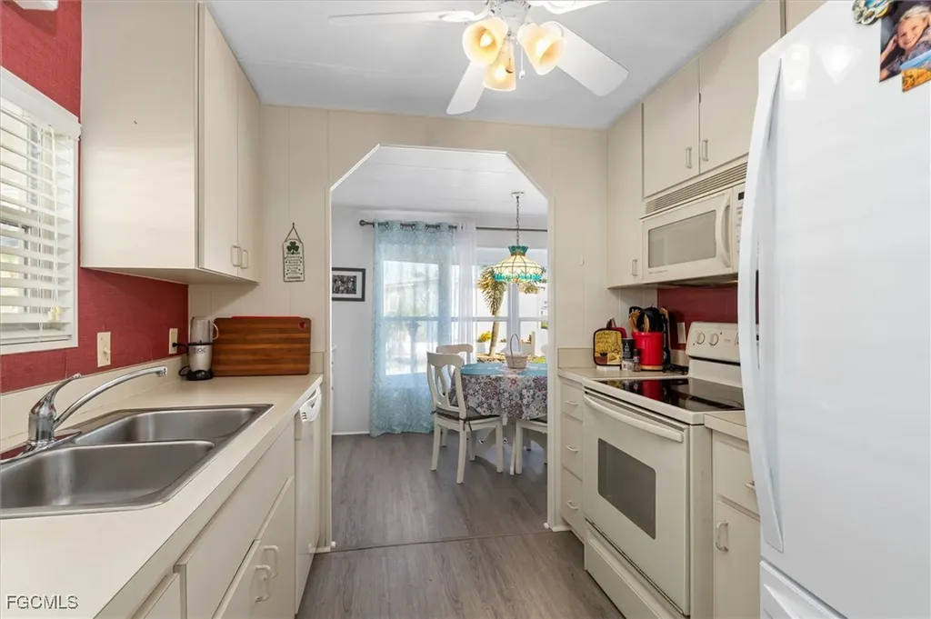 511 Crampton Lane North Fort Myers FL 33903