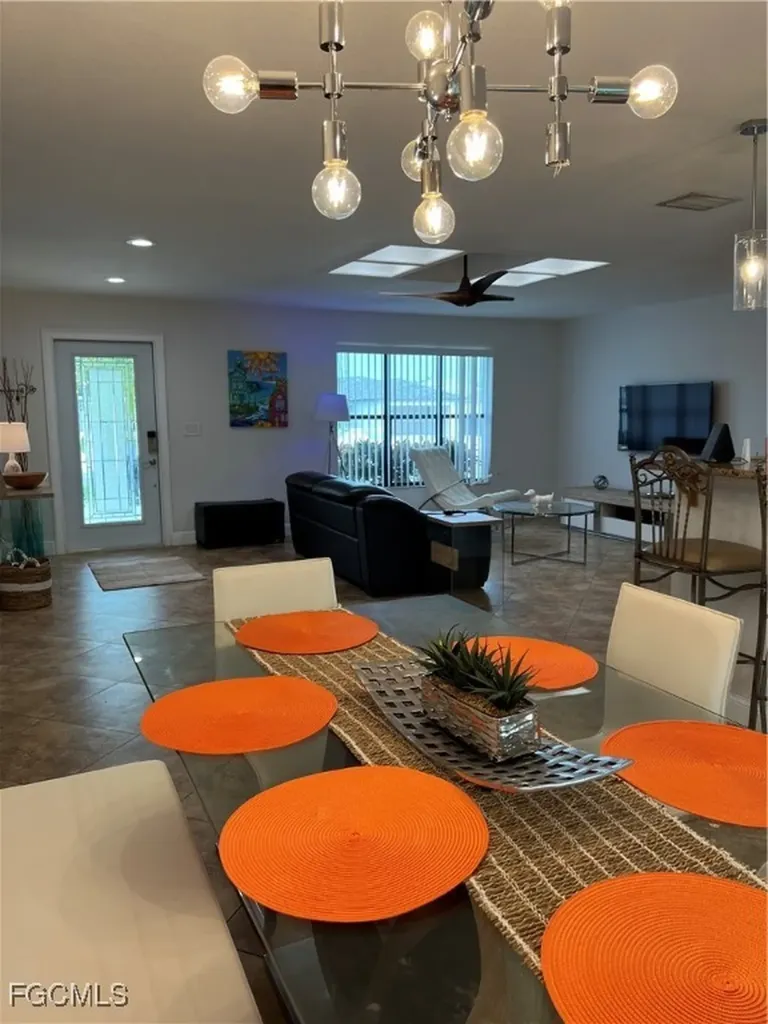 852 NE 7th Place Cape Coral FL 33909