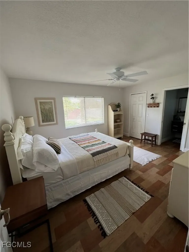852 NE 7th Place Cape Coral FL 33909