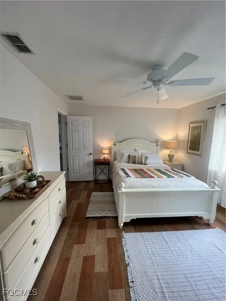 852 NE 7th Place Cape Coral FL 33909