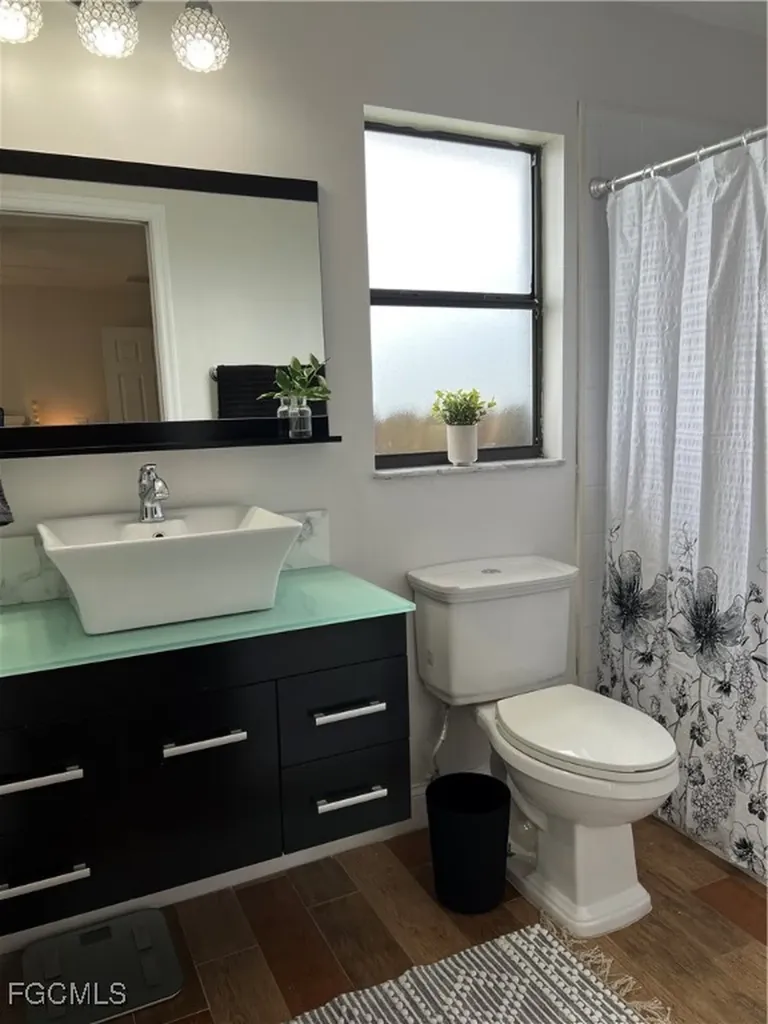 852 NE 7th Place Cape Coral FL 33909