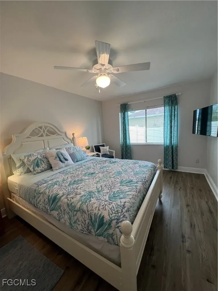 852 NE 7th Place Cape Coral FL 33909