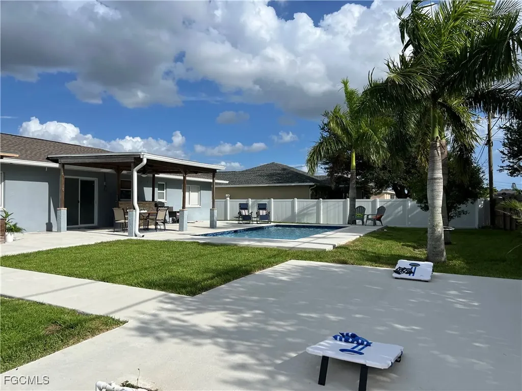 852 NE 7th Place Cape Coral FL 33909
