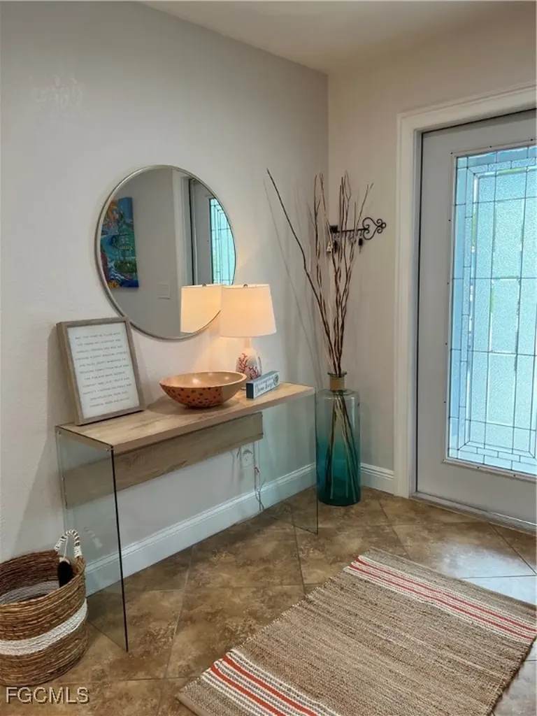 852 NE 7th Place Cape Coral FL 33909