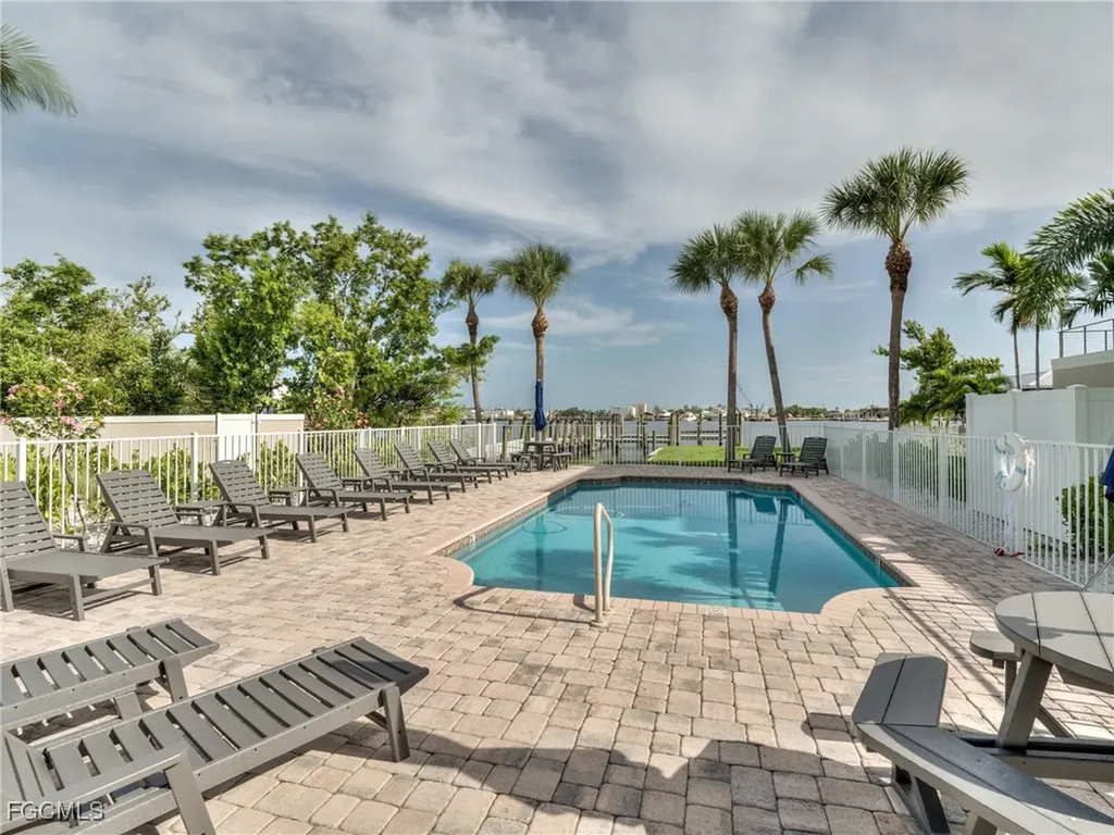 282/276 Delmar Avenue Fort Myers Beach FL 33931