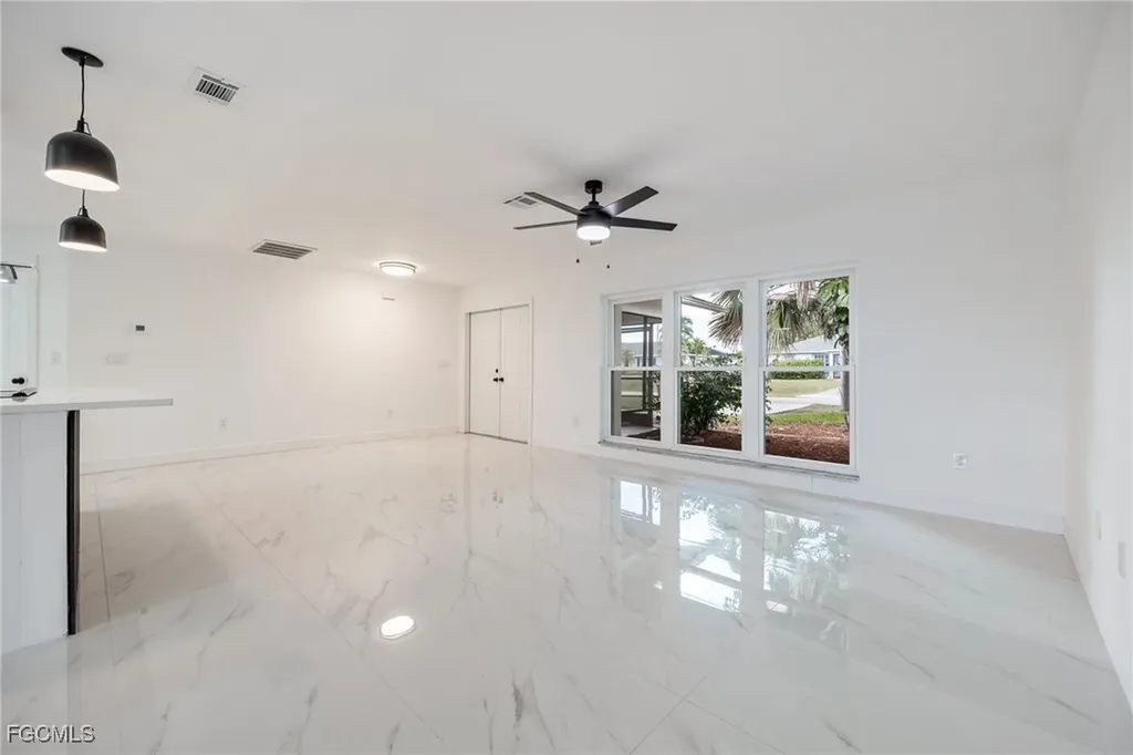 1124 NW 1st Place Cape Coral FL 33993