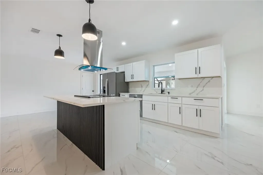 1124 NW 1st Place Cape Coral FL 33993